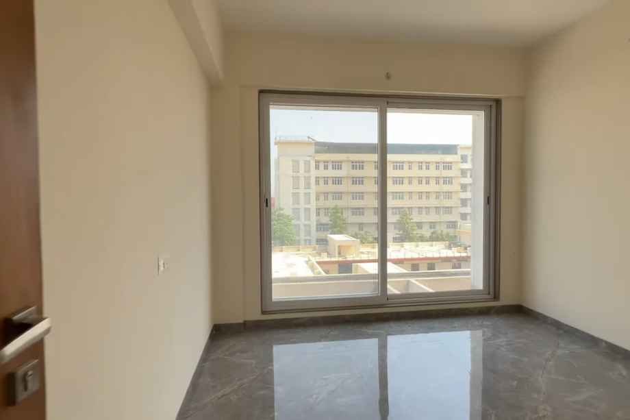 Delta-Luxuria-Master-Bedroom